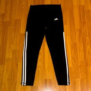 *like new* Adidas leggings with side pocket